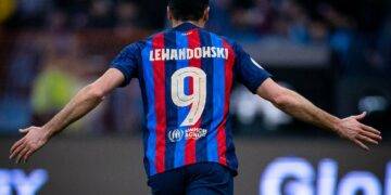 Lewandowski wins his first trophy with Barcelona
