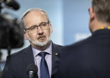 Polish doctors: Health minister breached doctor-patient confidentiality amid surveillance accusation