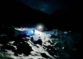 Men leave their female friends high up in Polish mountains as they were “too slow”