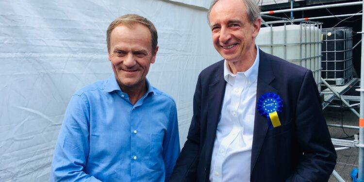 Teofil Bartoszewski (right) with Donald Tusk/twitter.com
