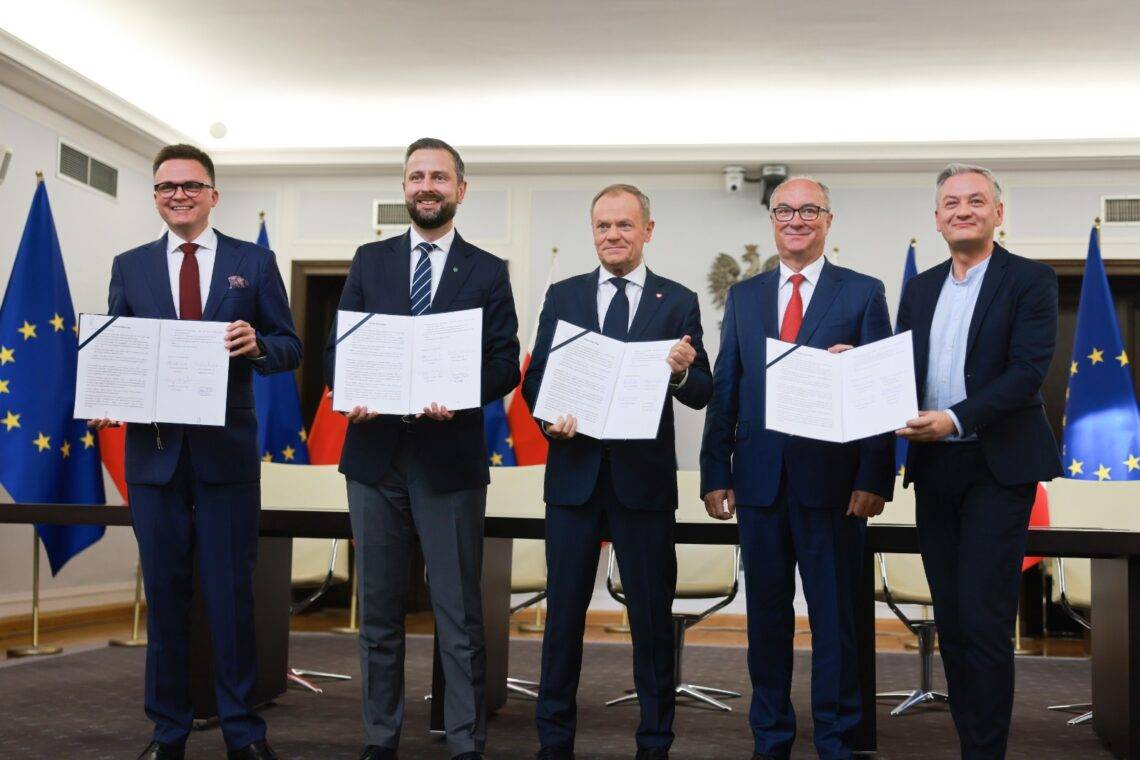 Coalition Agreement Signed by Polish Opposition Parties – New Government in the Making