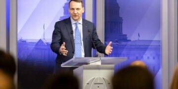 Polish Foreign Minister’s Personal Connection to US Army