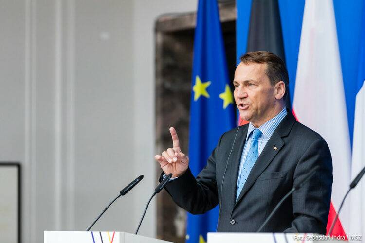 US will strike Russian troops in Ukraine if Russia uses nuclear weapon – Polish Foregin Minister