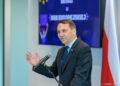 Sikorski Warns of Russian Nuclear Warheads Near Poland’s Border