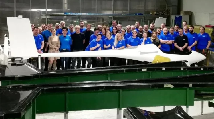 Polish Engineers Develop Self-Launching Glider