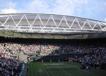Hubert Hurkacz Falls to Arthur Fils in Wimbledon Second Round Due to Injury