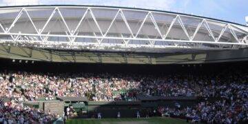 Hubert Hurkacz Falls to Arthur Fils in Wimbledon Second Round Due to Injury