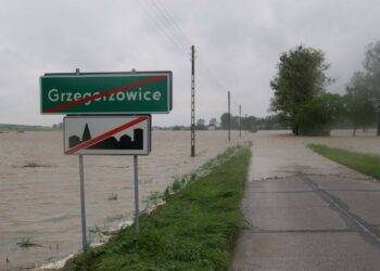 Flood Threat Looms Over Southern Poland as Heavy Rains Approach