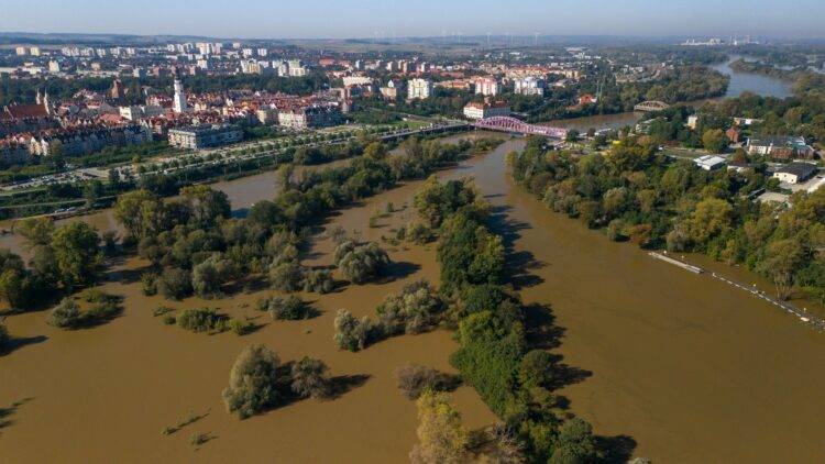 Flood Crisis Intensifies as Surge Reaches Głogów