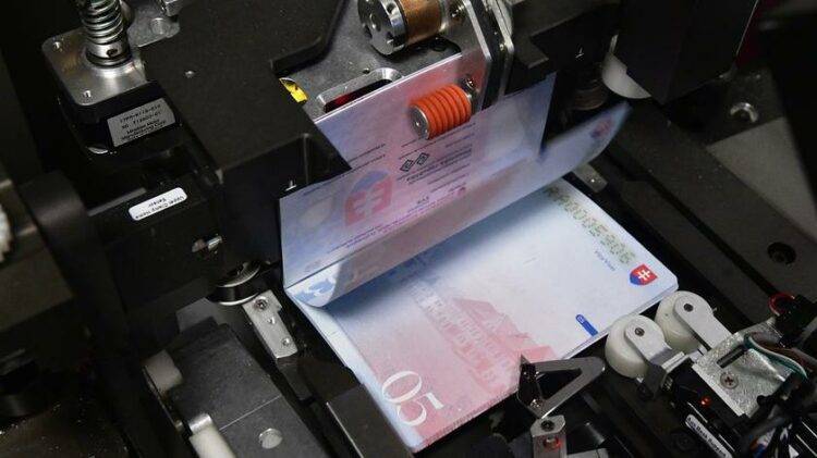 Polish Artist’s Graphic on New Slovak Passports Sparks Controversy