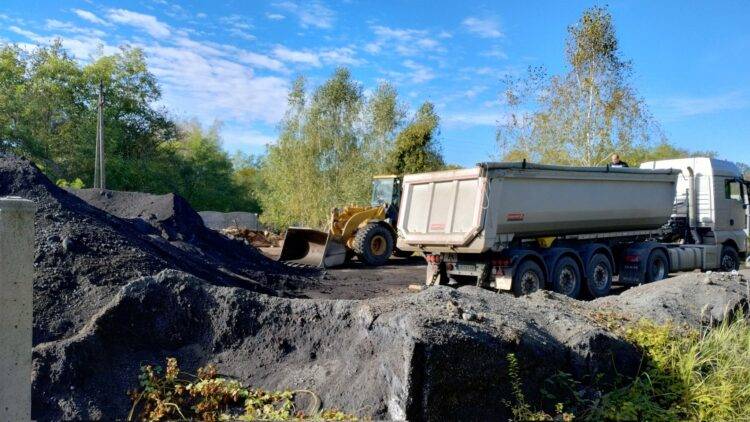 German Waste Removal Begins After Years of Dispute in Tuplice