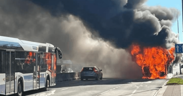 No Injuries After Hybrid Bus Catches Fire in Kraków