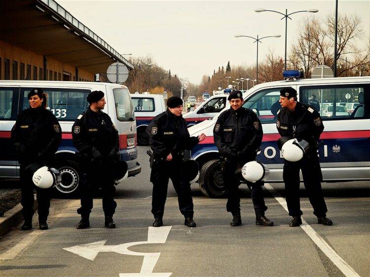 Polish Politicians Condemn Germany’s Border Control Decision as “Arrogant”