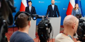Polish Defense Minister Downplays Troop Deployment to Ukraine, Emphasizes Economic Role
