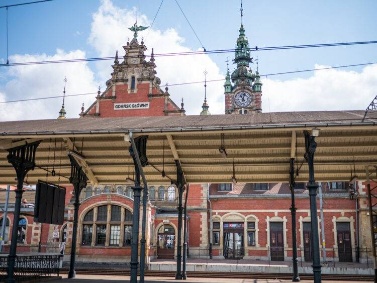 BBC Journalist Praises Baltic Express Train Route from Czechia to Poland
