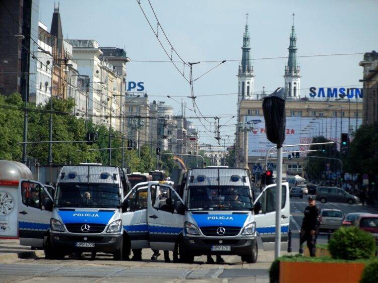 Foreign Gangs Terrorize Poland: A Surge in Organized Crime