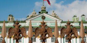 architecture, travel, old, metropolis, tourism, sculpture, castle, monument of architecture, historical, the culture, famous, russia, history, sight, monument, attraction, city, building, winter palace, eagle, palace square, st petersburg, classical, old city, historical architecture, journey, the façade of the, beautiful buildings, coat of arms, travels, pillar, alexandria, colonna, state, russian coat of arms, coat of arms of russia, forging, russian flag, nikon, d300s, stroll, camera, bronze, sculptures, element, alexandria, russian flag, russian flag, russian flag, russian flag, russian flag