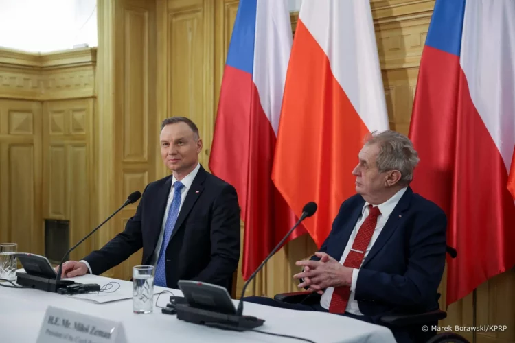 Polish President Allegedly Received Unlicensed Alcohol from Former Czech Leader