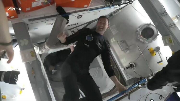 Sławosz Uznański-Wiśniewski Becomes First Pole Aboard International Space Station