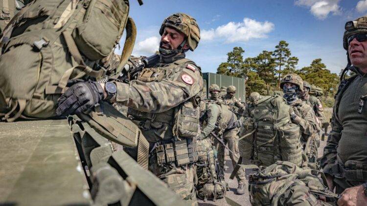 Poland Sends 40,000 Troops to Border as Russia Launches Major War Drills