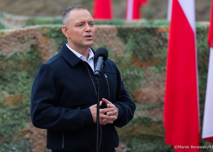 Nawrocki calls for national debate on wider access to guns in Poland