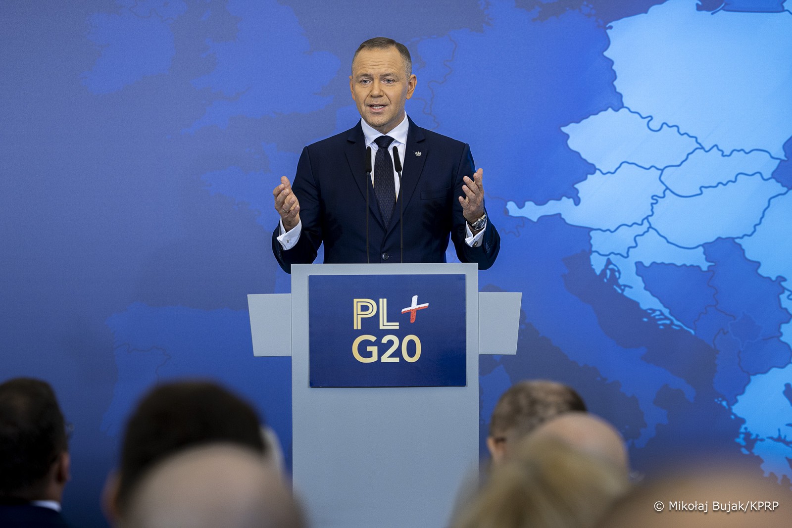 Polish president withholds oath of judge elected by parliament to Constitutional Tribunal over qualification dispute