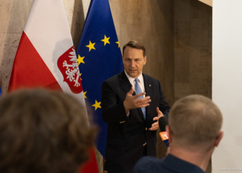 Sikorski says Poland could defeat Russia ‘quite quickly’ if attacked