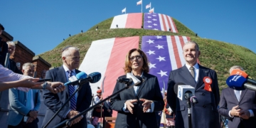 US ambassador launches Polish-American centre project at Kraków’s Kościuszko Mound
