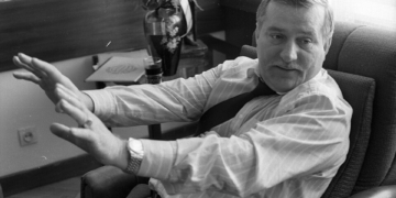 Polish prosecutors close nine-year false-testimony investigation against Lech Wałęsa