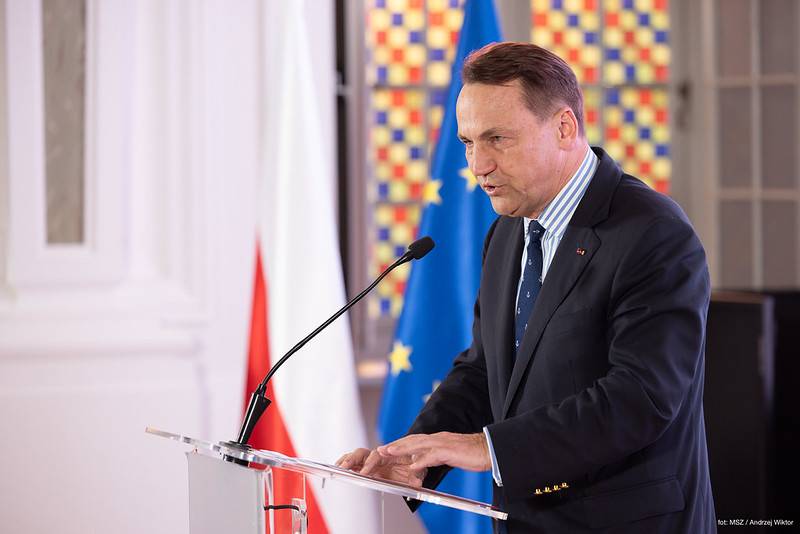 Sikorski compares Poland’s economic rise with China’s and rules out Iran war