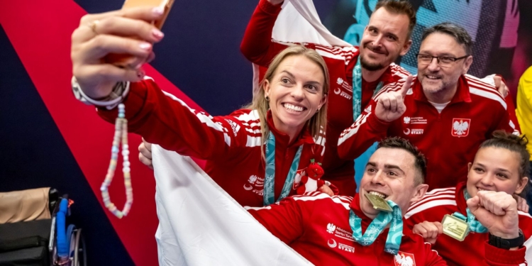 Polish para-fencers celebrating with medals at the 2026 European Championships in Cardiff