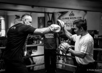 Polish President Karol Nawrocki training on boxing pads with Manny Pacquiao in Manila