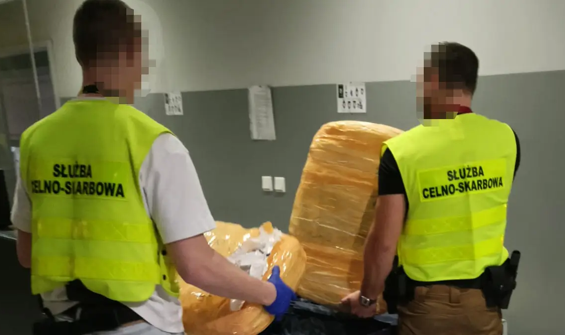Passenger flying from Bangkok caught with 45kg of marijuana at Warsaw airport