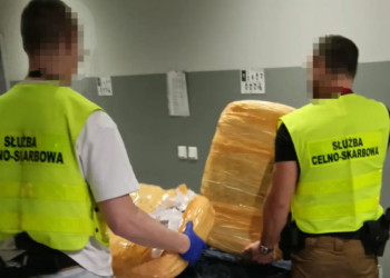 Passenger flying from Bangkok caught with 45kg of marijuana at Warsaw airport